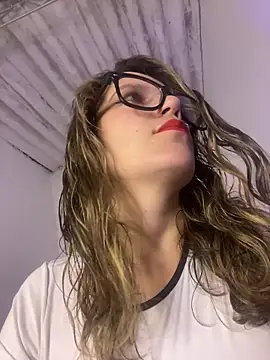Snapshot of gwen_ashly chatting on June 5, 5:36 am gwen ashly online show from June 5, 5:36 am