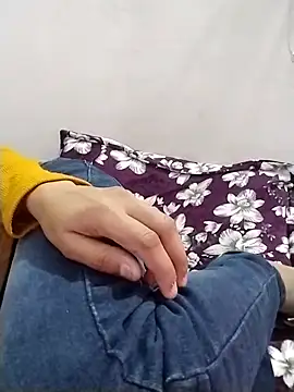 Snapshot of Cute-Ridhima chatting on February 1, 7:18 am Cute-Ridhima online show from February 1, 7:18 am