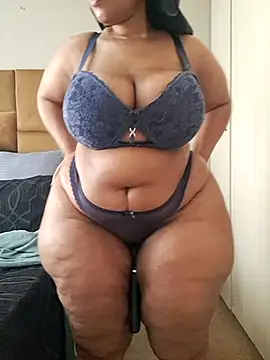 Snapshot of thicktash chatting on July 3, 7:15 am thicktash online show from July 3, 7:15 am