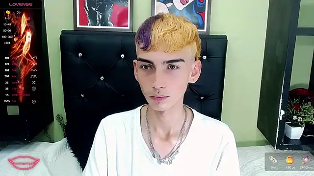 Snapshot of ttimy_x_boy chatting on March 7, 10:43 pm ttimy x boy online show from March 7, 10:43 pm