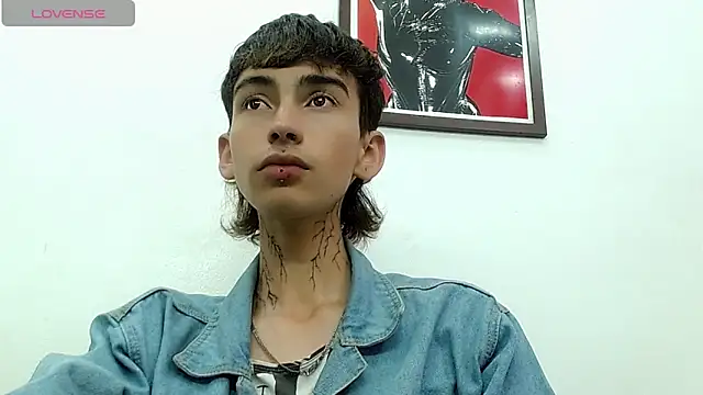 Snapshot of ttimy_x_boy chatting on October 25, 4:09 am ttimy x boy online show from October 25, 4:09 am