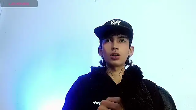 Snapshot of ttimy_x_boy chatting on November 18, 3:56 am ttimy x boy online show from November 18, 3:56 am