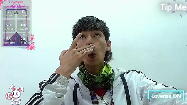 Snapshot of ttimy_x_boy chatting on November 23, 1:00 pm ttimy x boy online show from November 23, 1:00 pm