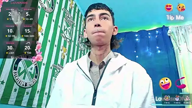 Snapshot of ttimy_x_boy chatting on December 15, 2:43 pm ttimy x boy online show from December 15, 2:43 pm