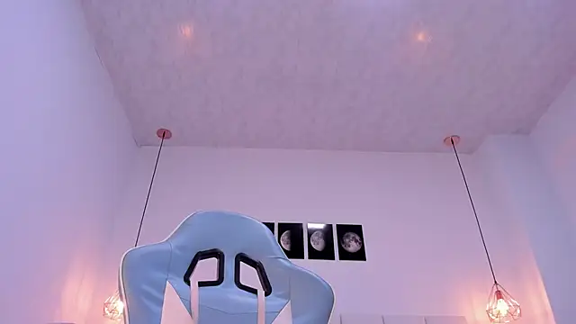 Snapshot of Brittany_cute18 chatting on December 17, 5:36 pm Brittany cute18 online show from December 17, 5:36 pm
