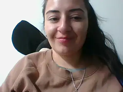  karlie kloss  online show from February 3, 1:09 am