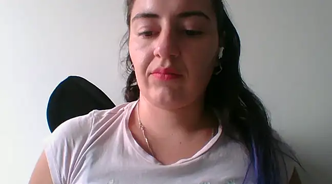  karlie kloss  online show from February 4, 7:55 pm