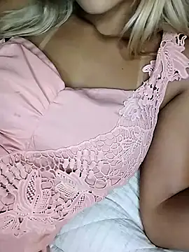 fofinhaa12 online show from February 5, 12:42 am