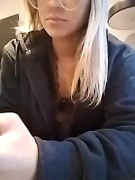 fofinhaa12 online show from September 15, 6:19 pm