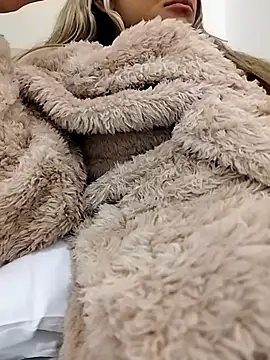 fofinhaa12 online show from February 10, 12:48 am