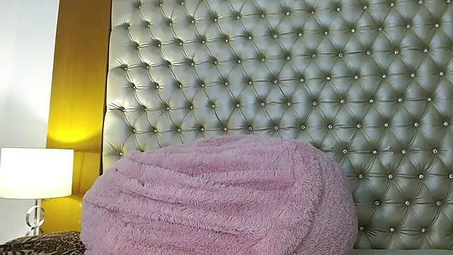 Snapshot of MegannMyerss chatting on March 5, 8:21 pm MegannMyerss online show from March 5, 8:21 pm