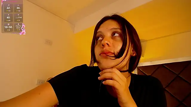 Snapshot of MegannMyerss chatting on September 13, 8:19 pm MegannMyerss online show from September 13, 8:19 pm