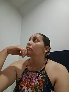 MirandaSoto online show from June 6, 4:06 am
