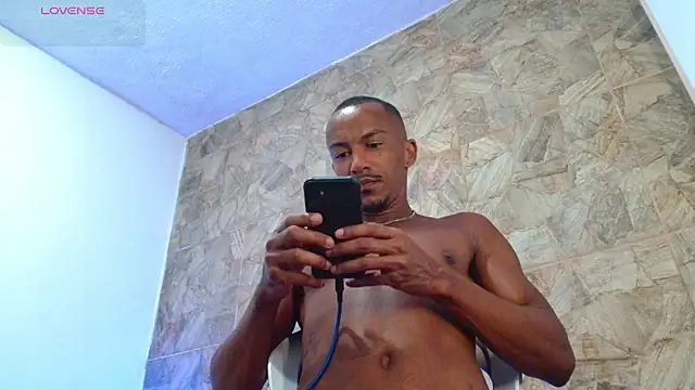 Snapshot of mikejaybra chatting on October 11, 4:27 pm mikejaybra online show from October 11, 4:27 pm