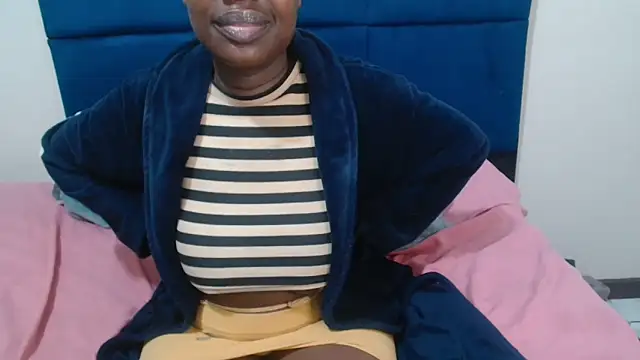 Snapshot of MilkyTitties chatting on June 15, 6:21 pm MilkyTitties online show from June 15, 6:21 pm