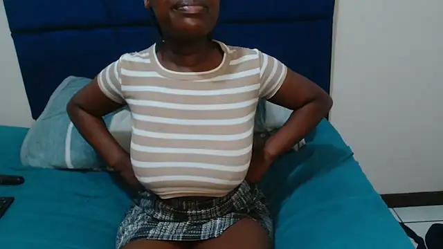 Snapshot of MilkyTitties chatting on July 16, 9:26 am MilkyTitties online show from July 16, 9:26 am