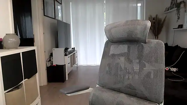 Snapshot of IntiMia chatting on October 8, 7:17 am IntiMia online show from October 8, 7:17 am