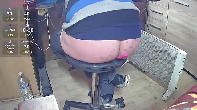 Snapshot of misteryman1956 chatting on March 18, 2:37 pm misteryman1956 online show from March 18, 2:37 pm