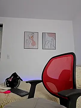 Snapshot of VictoriaEvaans_ chatting on February 9, 5:43 pm VictoriaEvaans online show from February 9, 5:43 pm