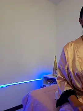 Snapshot of VictoriaEvaans_ chatting on December 4, 9:56 pm VictoriaEvaans online show from December 4, 9:56 pm