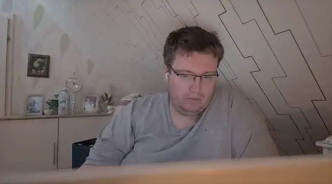 Snapshot of der_alex38 chatting on February 11, 10:18 pm der alex38 online show from February 11, 10:18 pm