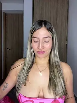 Snapshot of Issabela_G1 chatting on January 28, 3:15 am Issabela G1 online show from January 28, 3:15 am