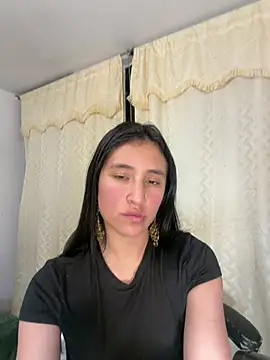Snapshot of paulinamoons1 chatting on May 14, 4:19 am paulinamoons1 online show from May 14, 4:19 am