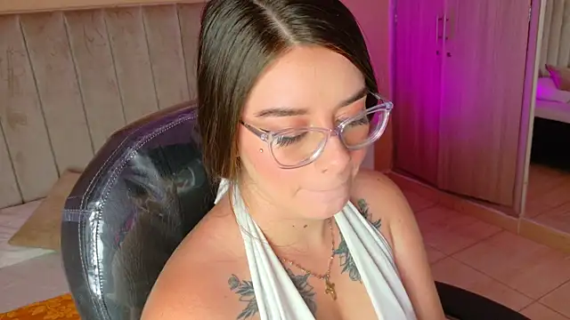 Charlotte Olsen  online show from June 10, 8:52 pm