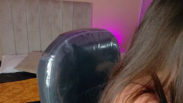 Charlotte Olsen  online show from June 15, 8:22 pm