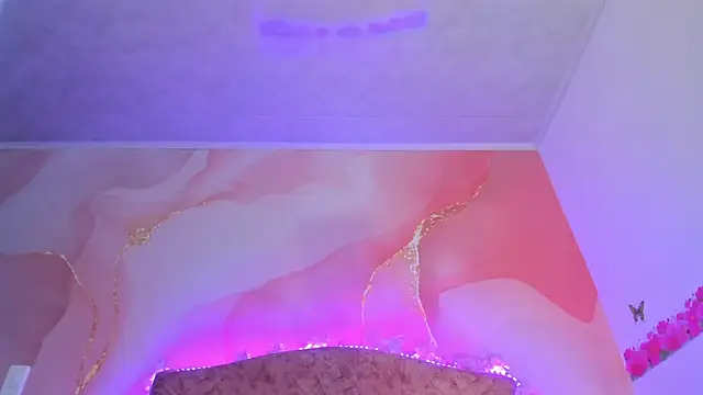 Snapshot of Bella__sweet chatting on January 18, 6:53 pm Bella sweet online show from January 18, 6:53 pm