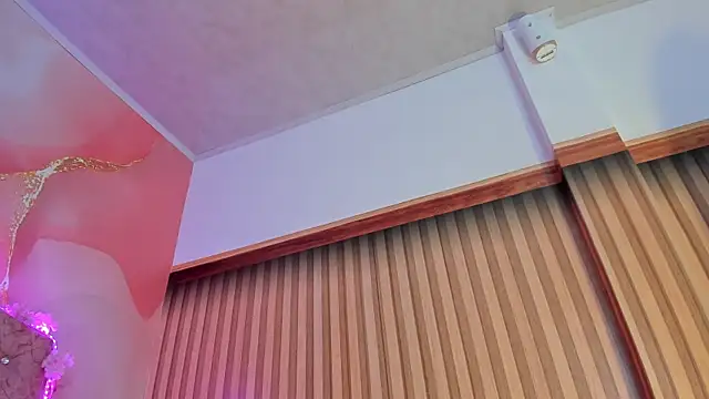 Snapshot of Bella__sweet chatting on March 4, 7:01 pm Bella sweet online show from March 4, 7:01 pm