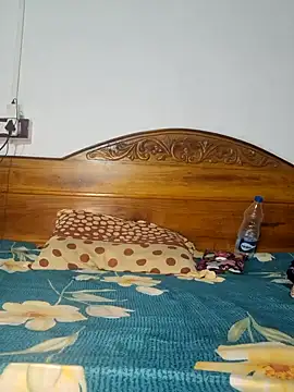 Snapshot of royaldoll-143 chatting on December 22, 8:14 pm royaldoll-143 online show from December 22, 8:14 pm