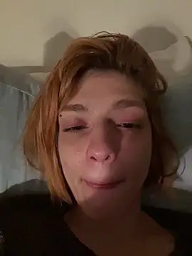 Snapshot of spacegirlll chatting on December 20, 3:13 am spacegirlll online show from December 20, 3:13 am