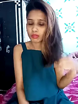 zoya khan25 online show from March 13, 6:37 am