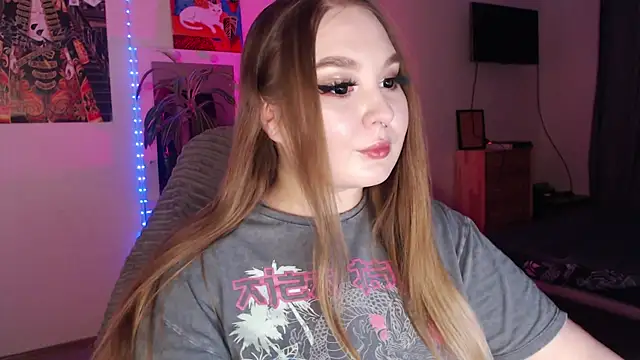 Snapshot of Greeenfriends6969 chatting on April 15, 9:59 pm Greeenfriends6969 online show from April 15, 9:59 pm