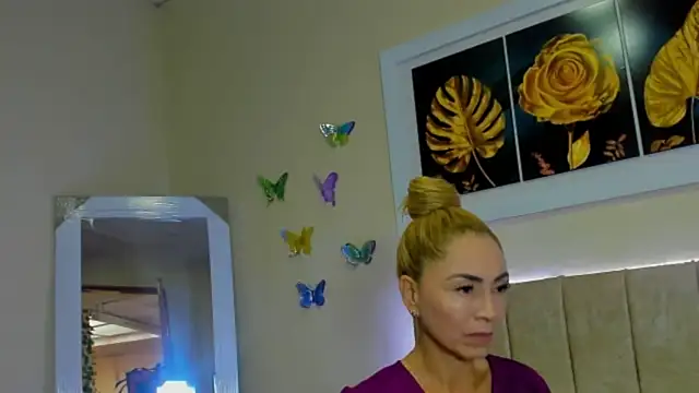 Snapshot of emagarcia chatting on September 22, 1:35 pm emagarcia online show from September 22, 1:35 pm