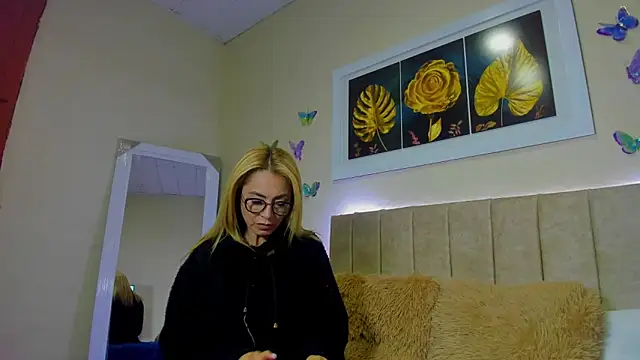 Snapshot of emagarcia chatting on September 26, 11:03 am emagarcia online show from September 26, 11:03 am
