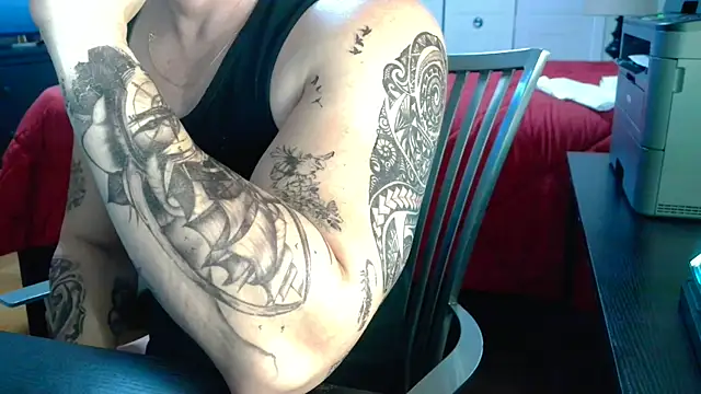 Aaron Rose25 online show from October 21, 3:07 am