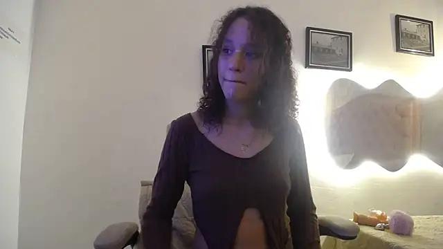 Snapshot of LAURA_SMIITH chatting on March 13, 7:42 am LAURA SMIITH online show from March 13, 7:42 am