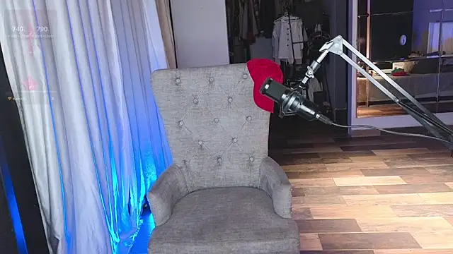 greyslopez online show from November 1, 12:01 am