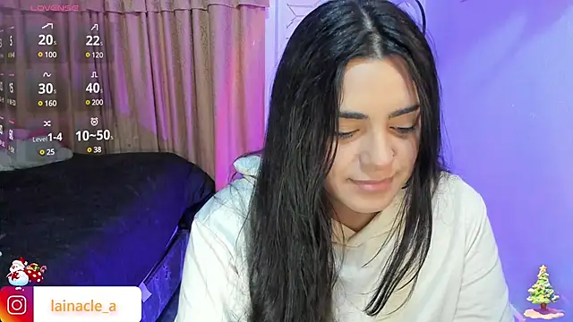 Snapshot of _laina_ chatting on December 11, 5:00 am laina online show from December 11, 5:00 am
