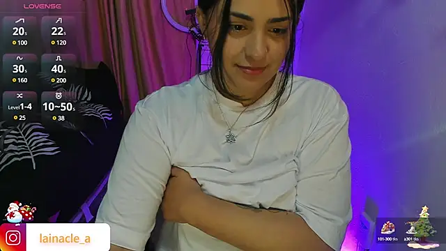 Snapshot of _laina_ chatting on January 6, 8:24 am laina online show from January 6, 8:24 am
