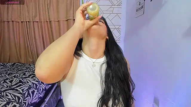 Snapshot of _laina_ chatting on March 15, 6:25 am laina online show from March 15, 6:25 am