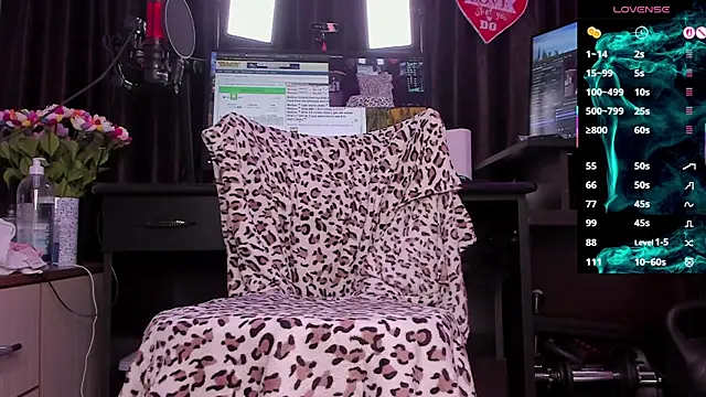 Raissa sky26 online show from November 18, 3:23 am