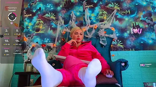 Snow Goddess online show from October 17, 4:26 am