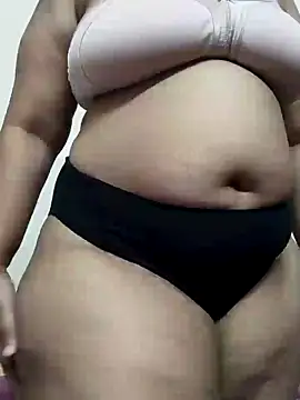 Snapshot of susmithasushi81 chatting on February 3, 3:49 pm susmithasushi81 online show from February 3, 3:49 pm