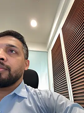 Snapshot of a4ashes chatting on October 10, 5:17 am a4ashes online show from October 10, 5:17 am