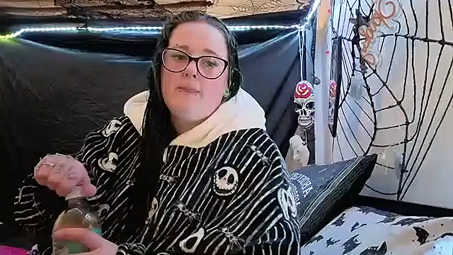 Snapshot of Bunny_Cummings chatting on January 16, 10:25 pm Bunny Cummings online show from January 16, 10:25 pm