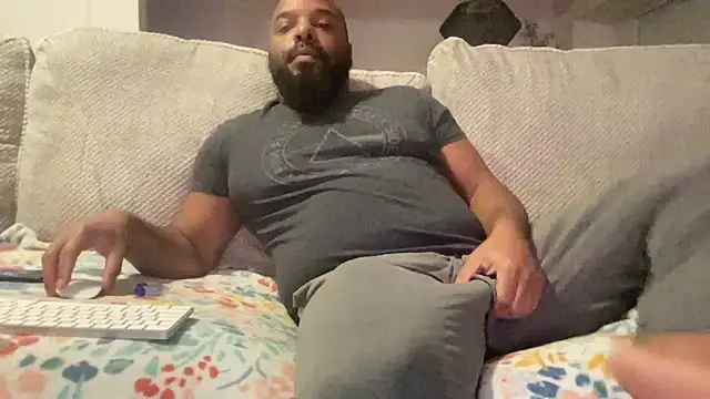 Snapshot of Bbcfun44 chatting on December 5, 5:48 am Bbcfun44 online show from December 5, 5:48 am