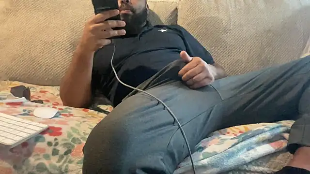 Snapshot of Bbcfun44 chatting on December 5, 10:34 pm Bbcfun44 online show from December 5, 10:34 pm